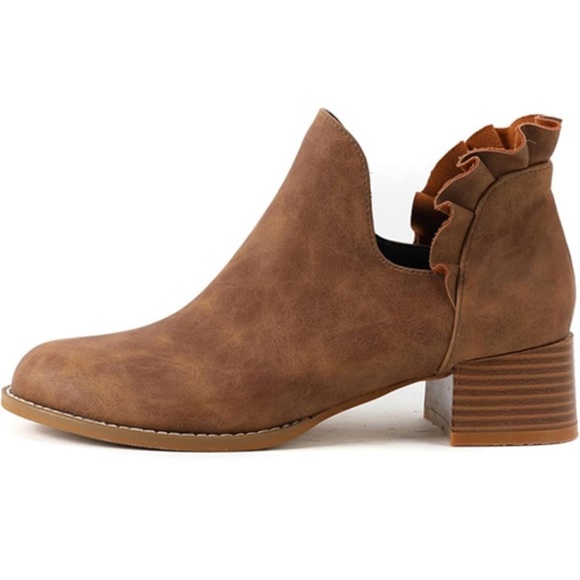 Brown Ruffled Ankle Boots, Slip On, Size 7 Retails $82 NWOT - Picture 2 of 6